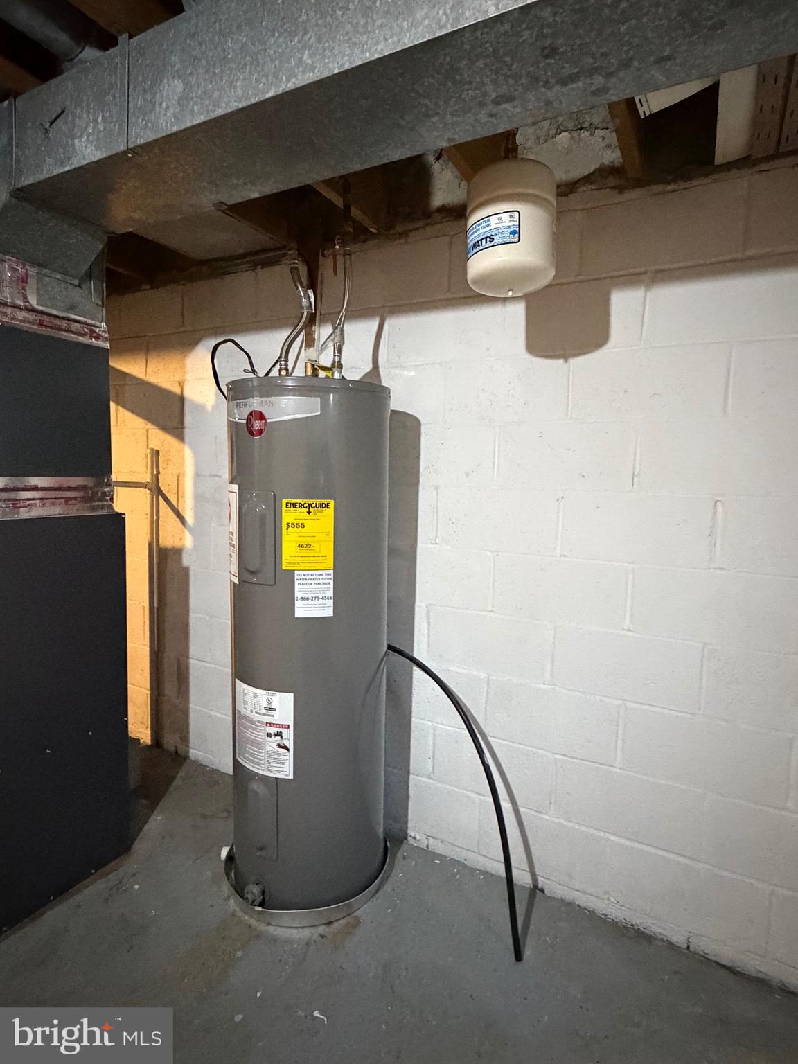 WHISPERING PINES - Residential