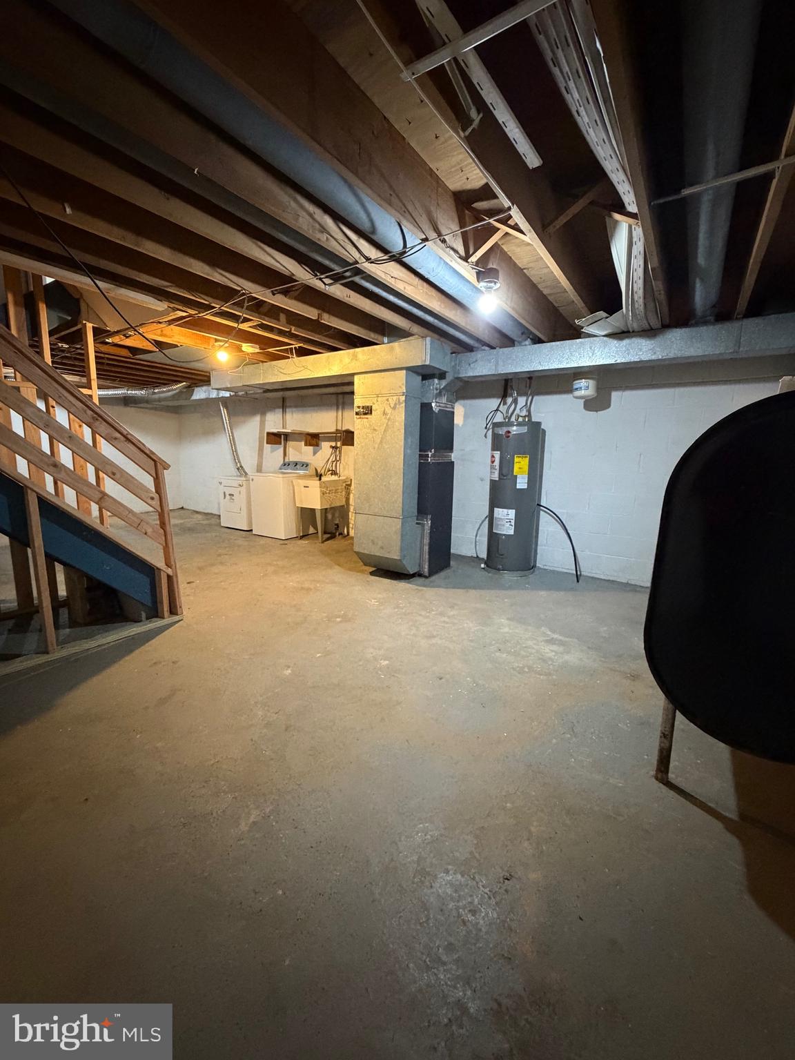 WHISPERING PINES - Residential