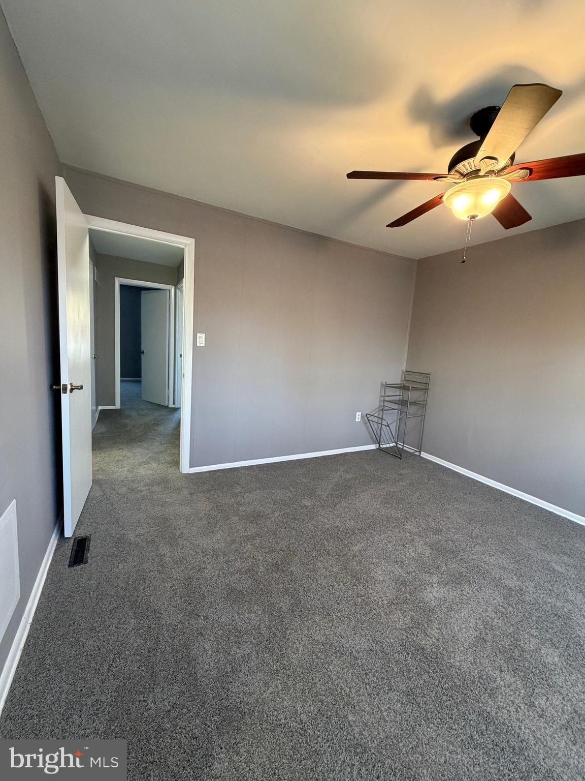 WHISPERING PINES - Residential