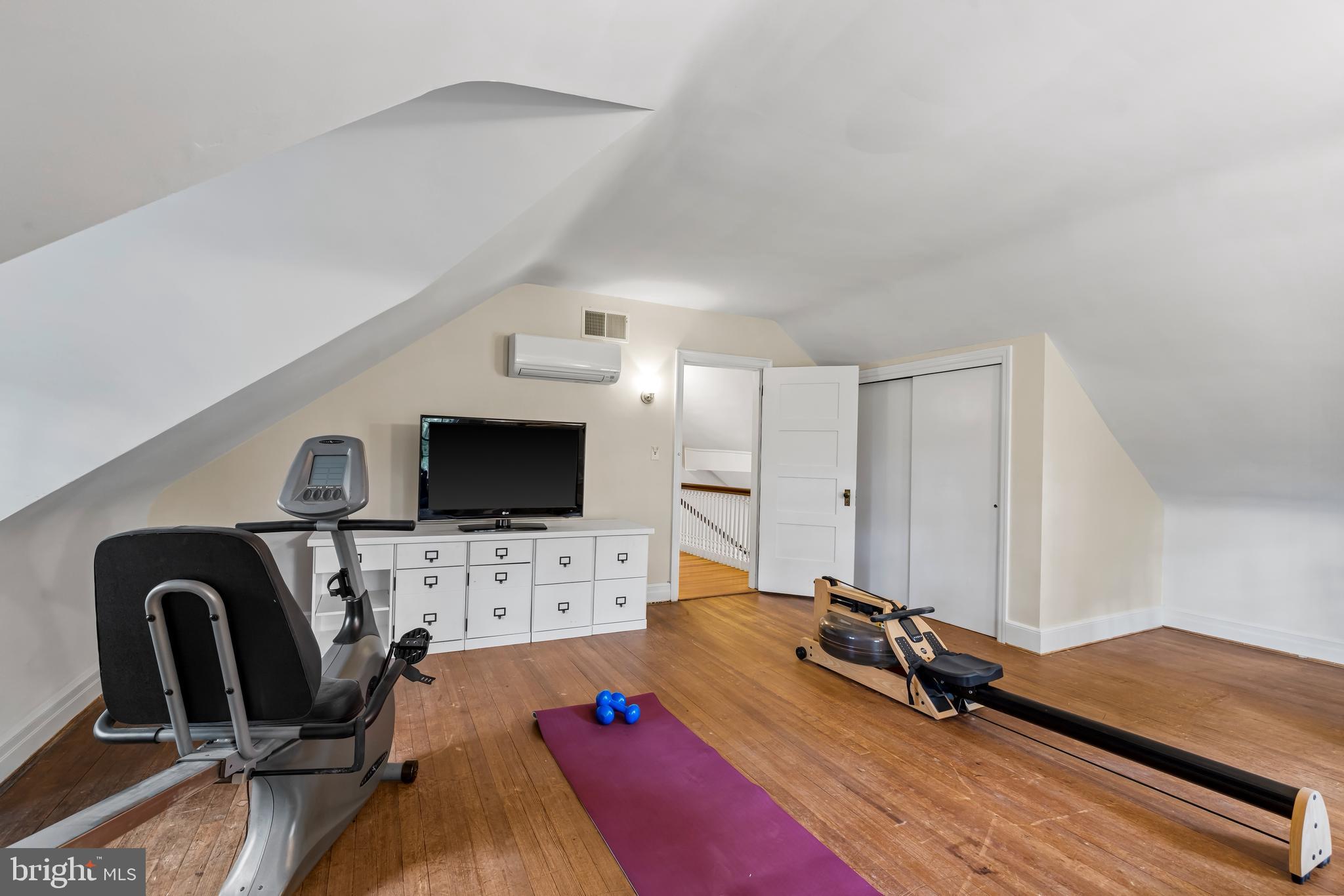 ROLAND PARK - Residential