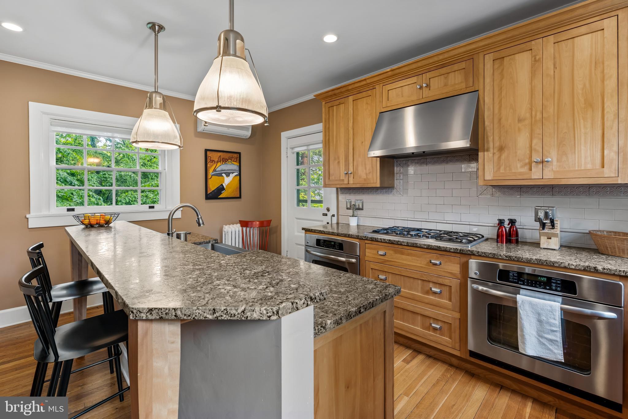 ROLAND PARK - Residential