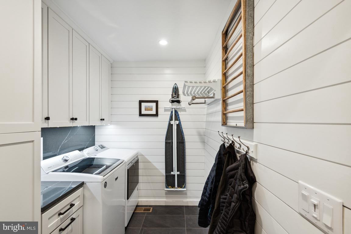 KNOLLWOOD - Residential