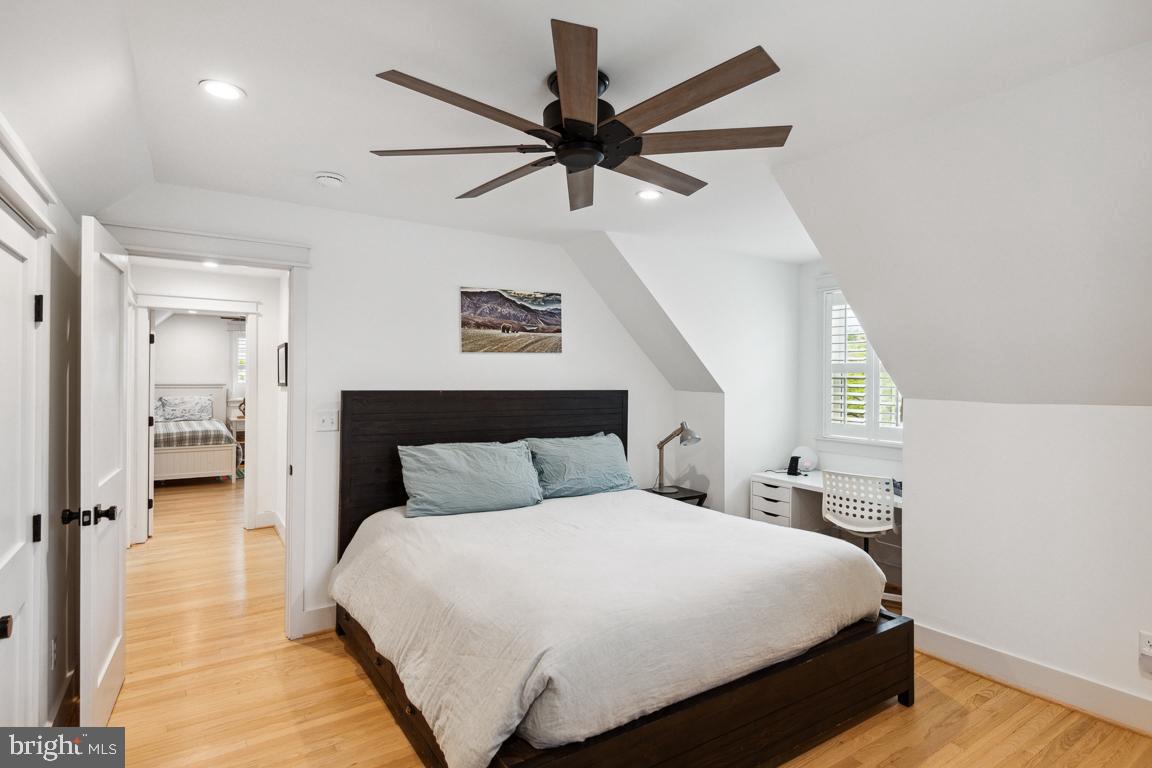 KNOLLWOOD - Residential