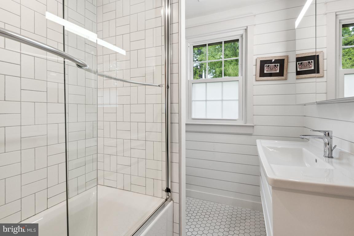 KNOLLWOOD - Residential