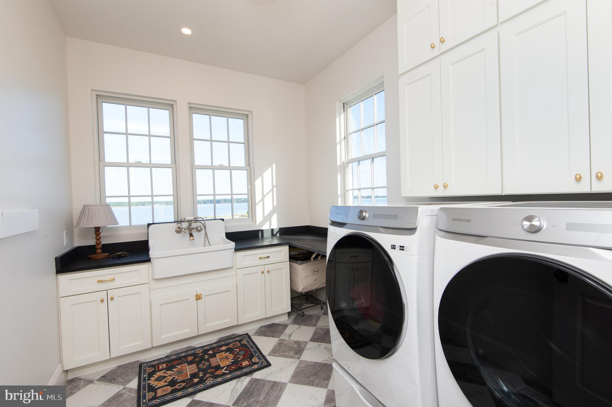 TOWN POINT - Residential