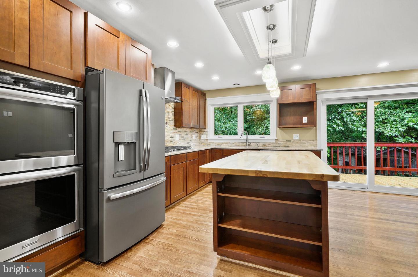 SLEEPY HOLLOW WOODS - Residential Lease