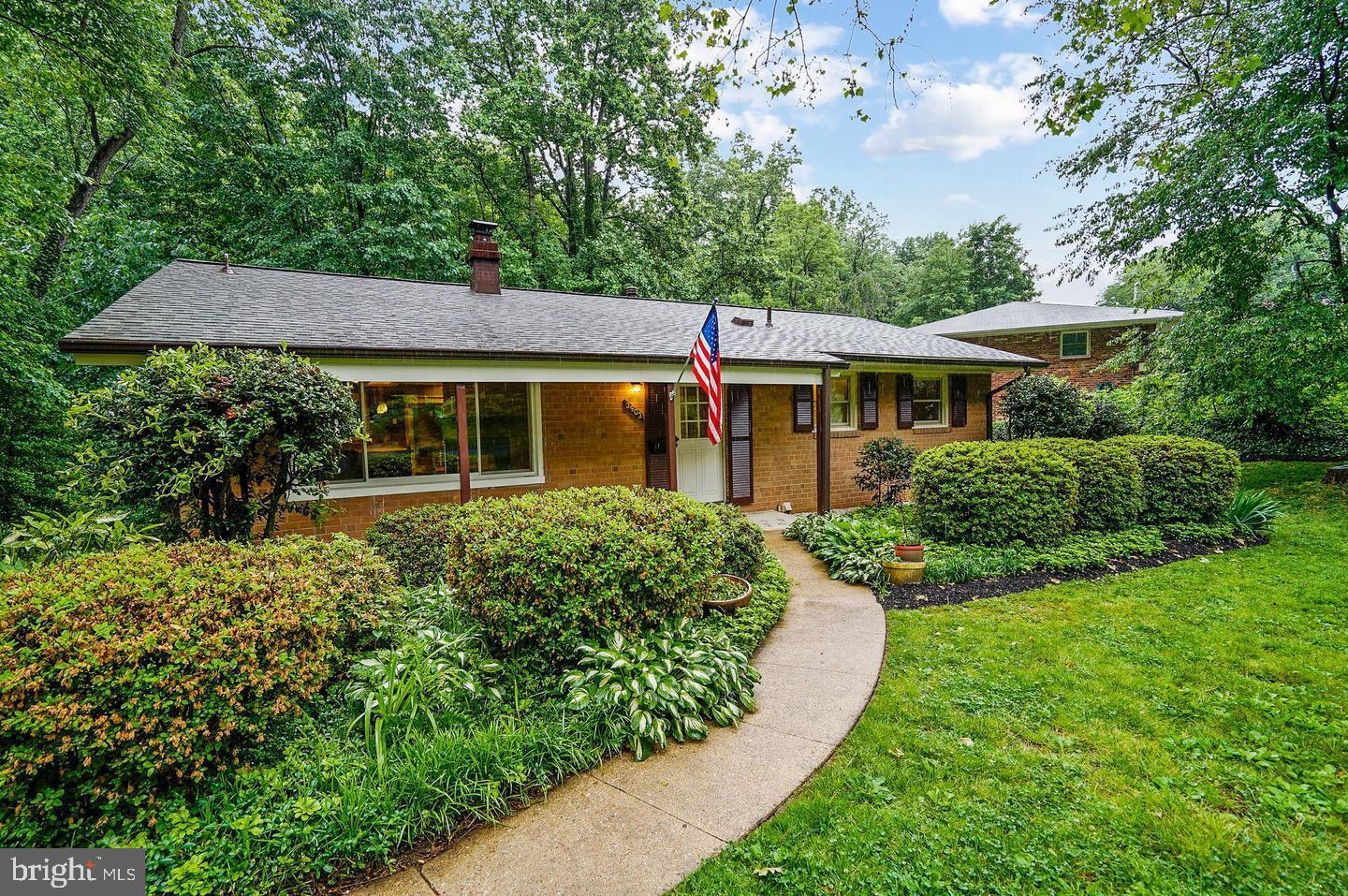 SLEEPY HOLLOW WOODS - Residential Lease