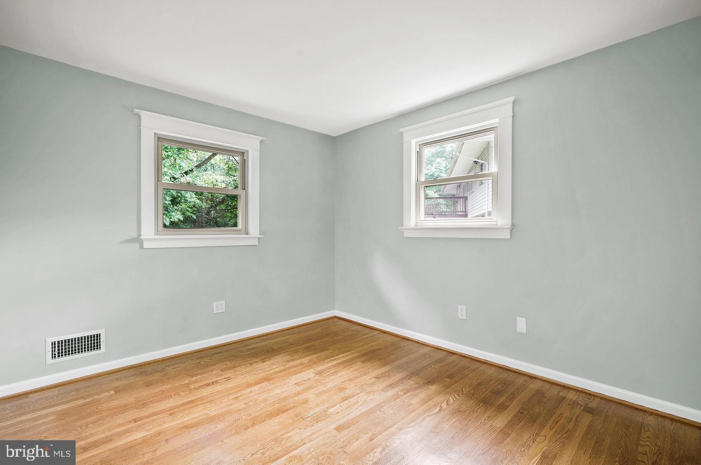 SLEEPY HOLLOW WOODS - Residential Lease