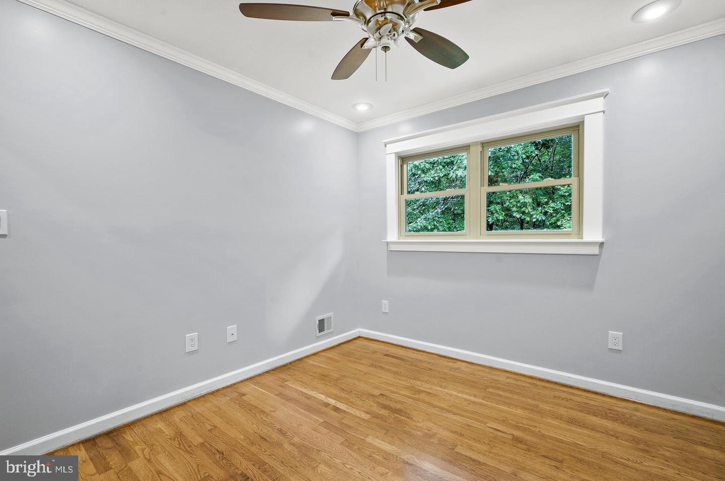 SLEEPY HOLLOW WOODS - Residential Lease