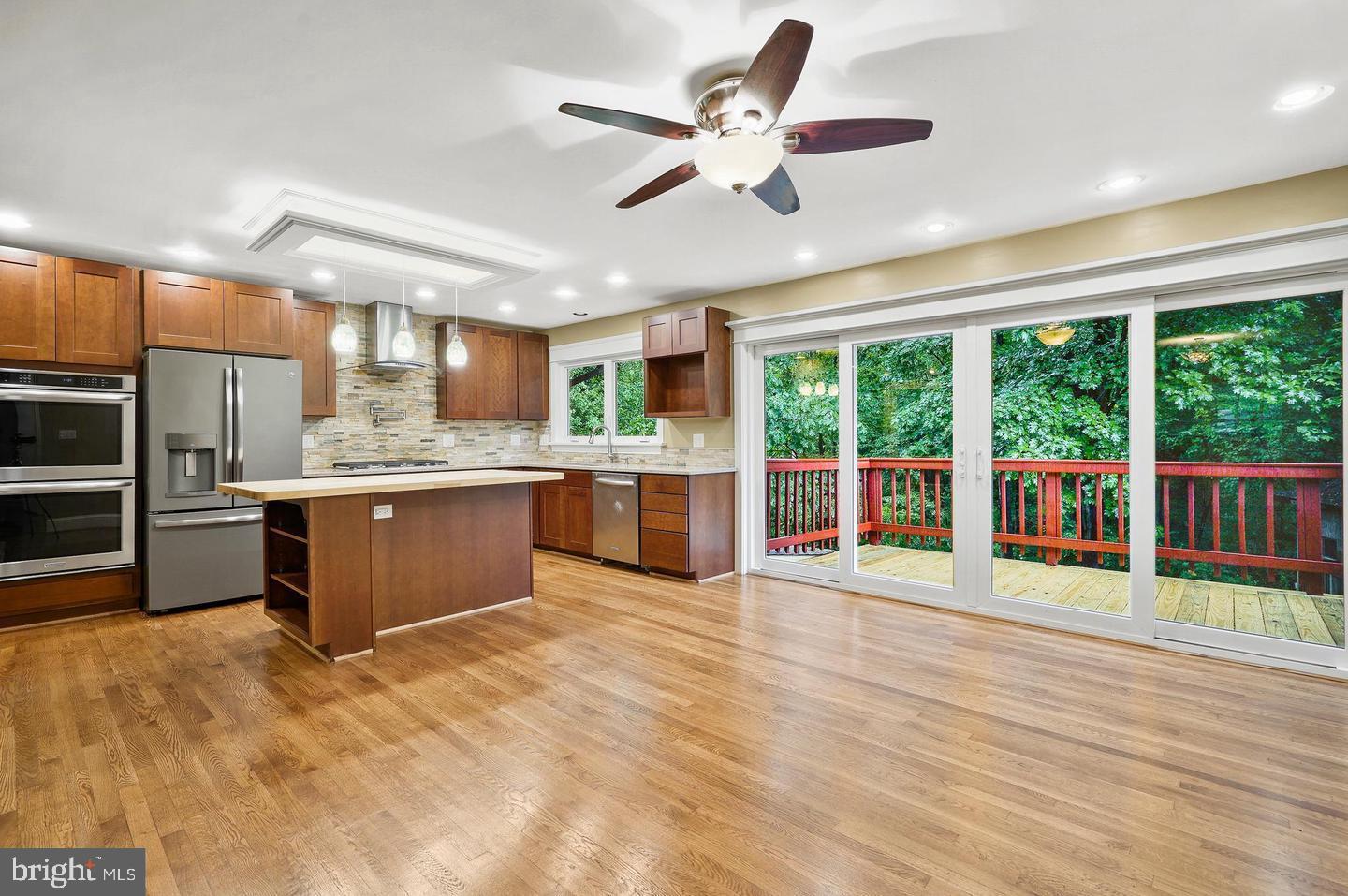 SLEEPY HOLLOW WOODS - Residential Lease