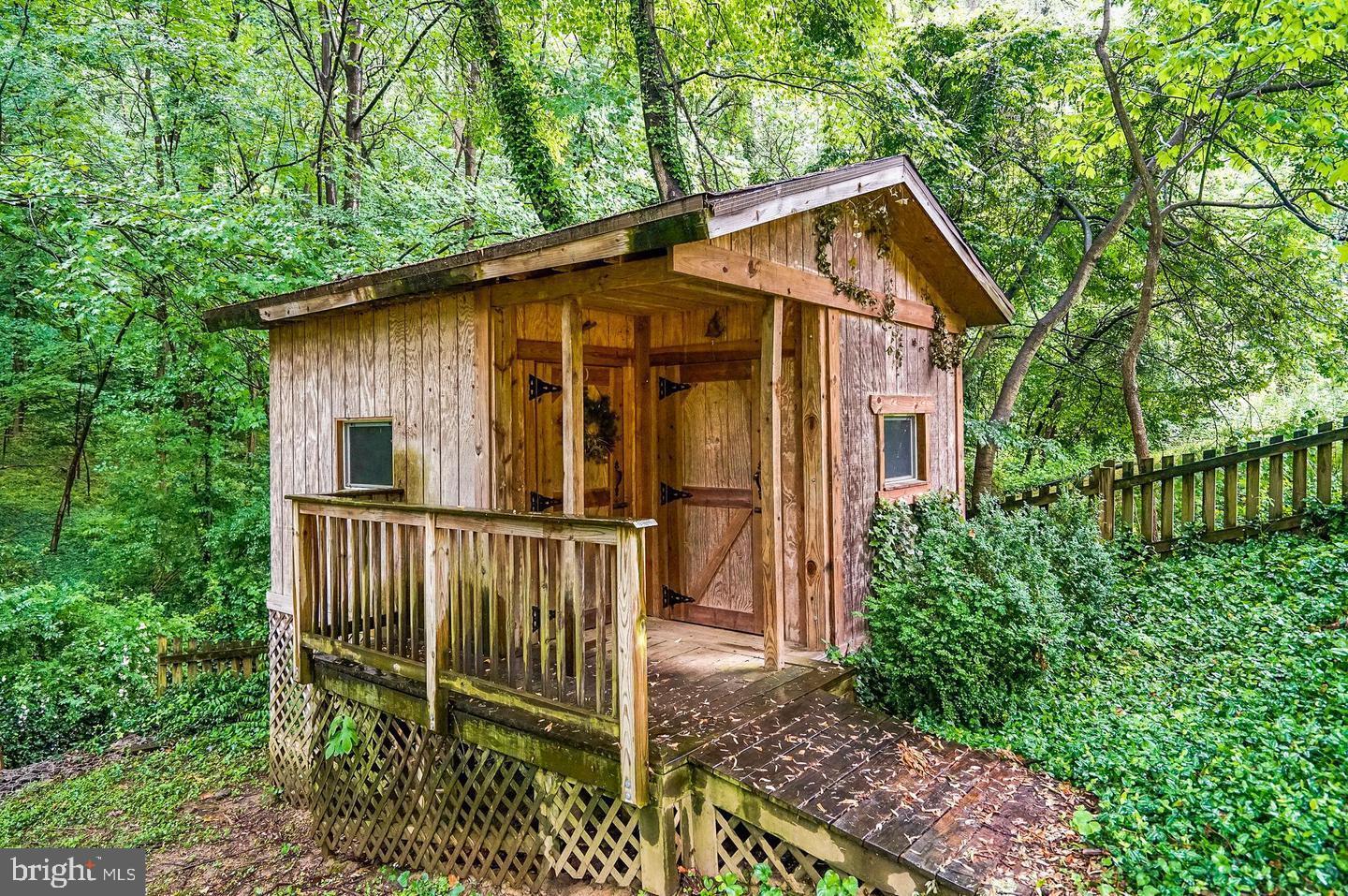 SLEEPY HOLLOW WOODS - Residential Lease