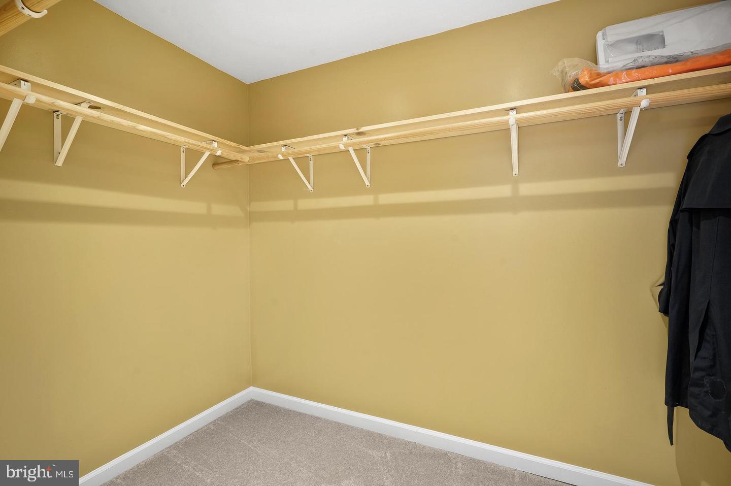 SLEEPY HOLLOW WOODS - Residential Lease