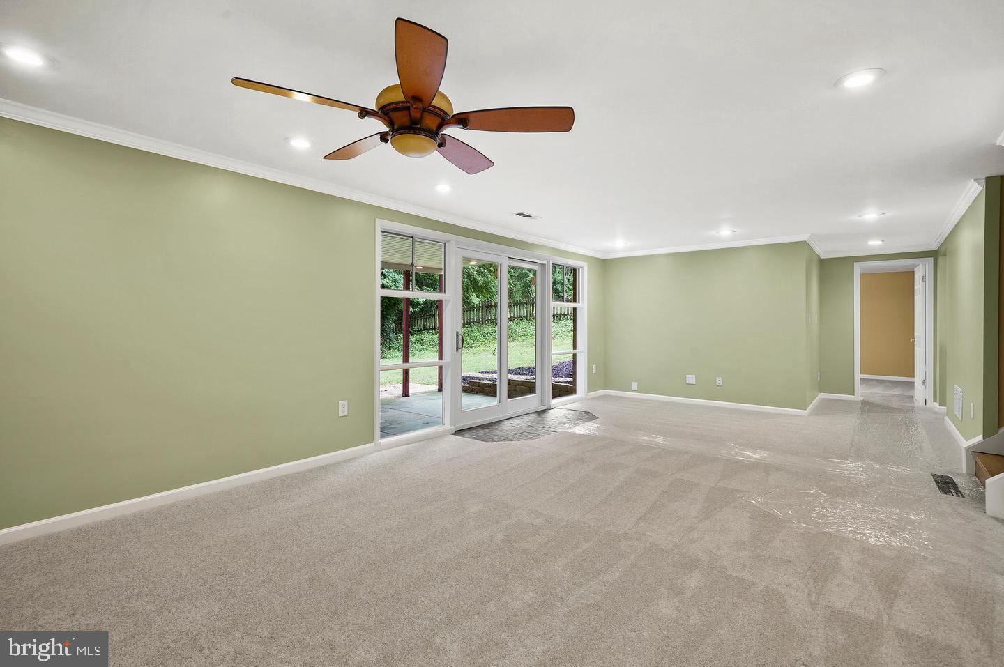 SLEEPY HOLLOW WOODS - Residential Lease