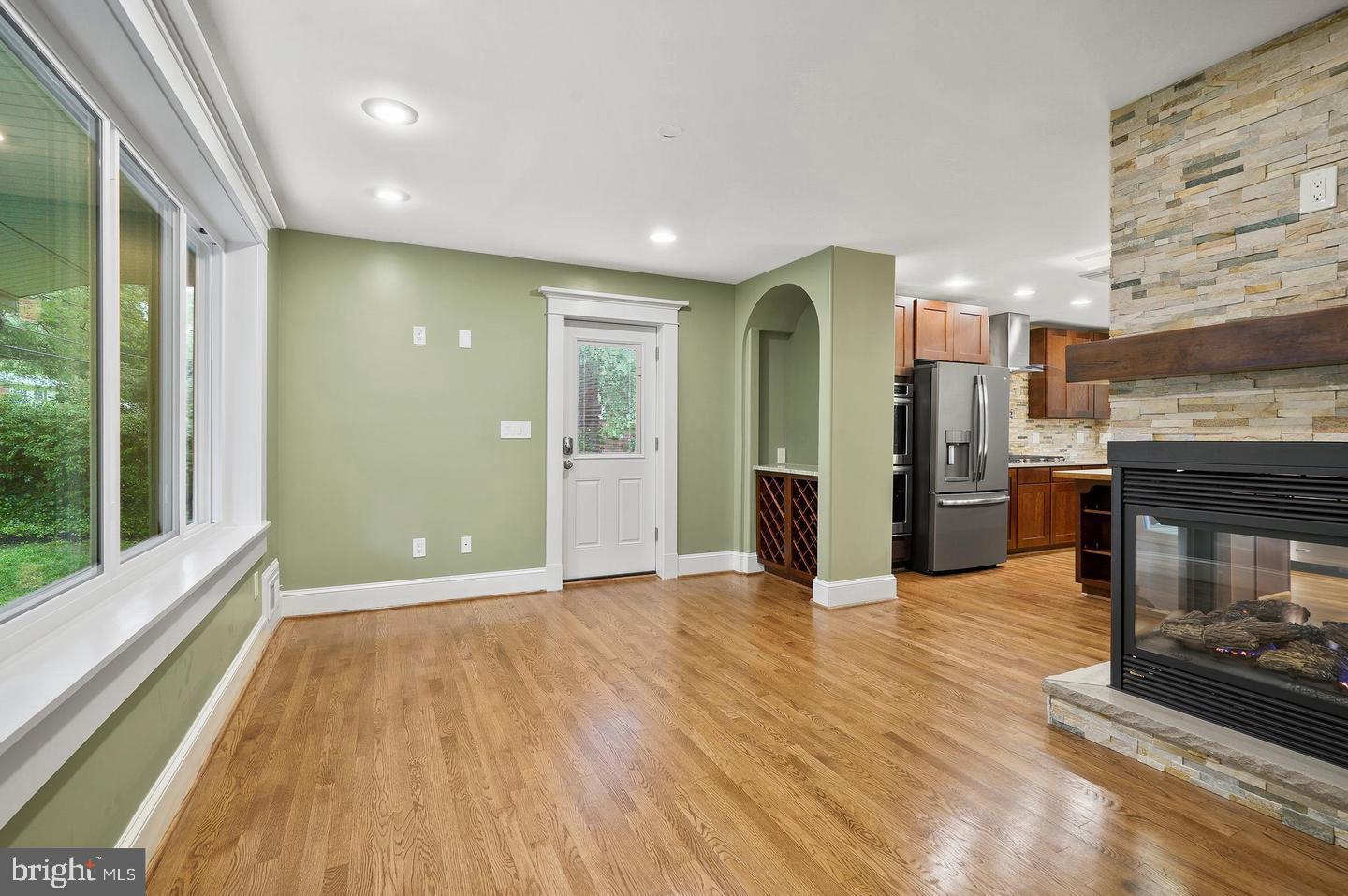 SLEEPY HOLLOW WOODS - Residential Lease