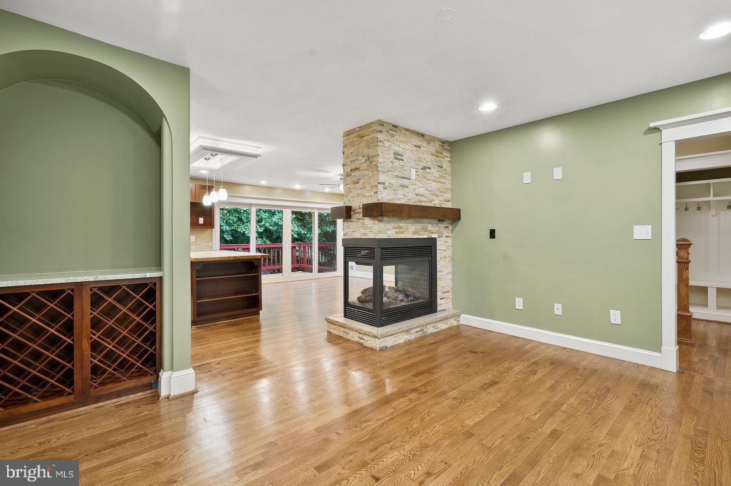 SLEEPY HOLLOW WOODS - Residential Lease