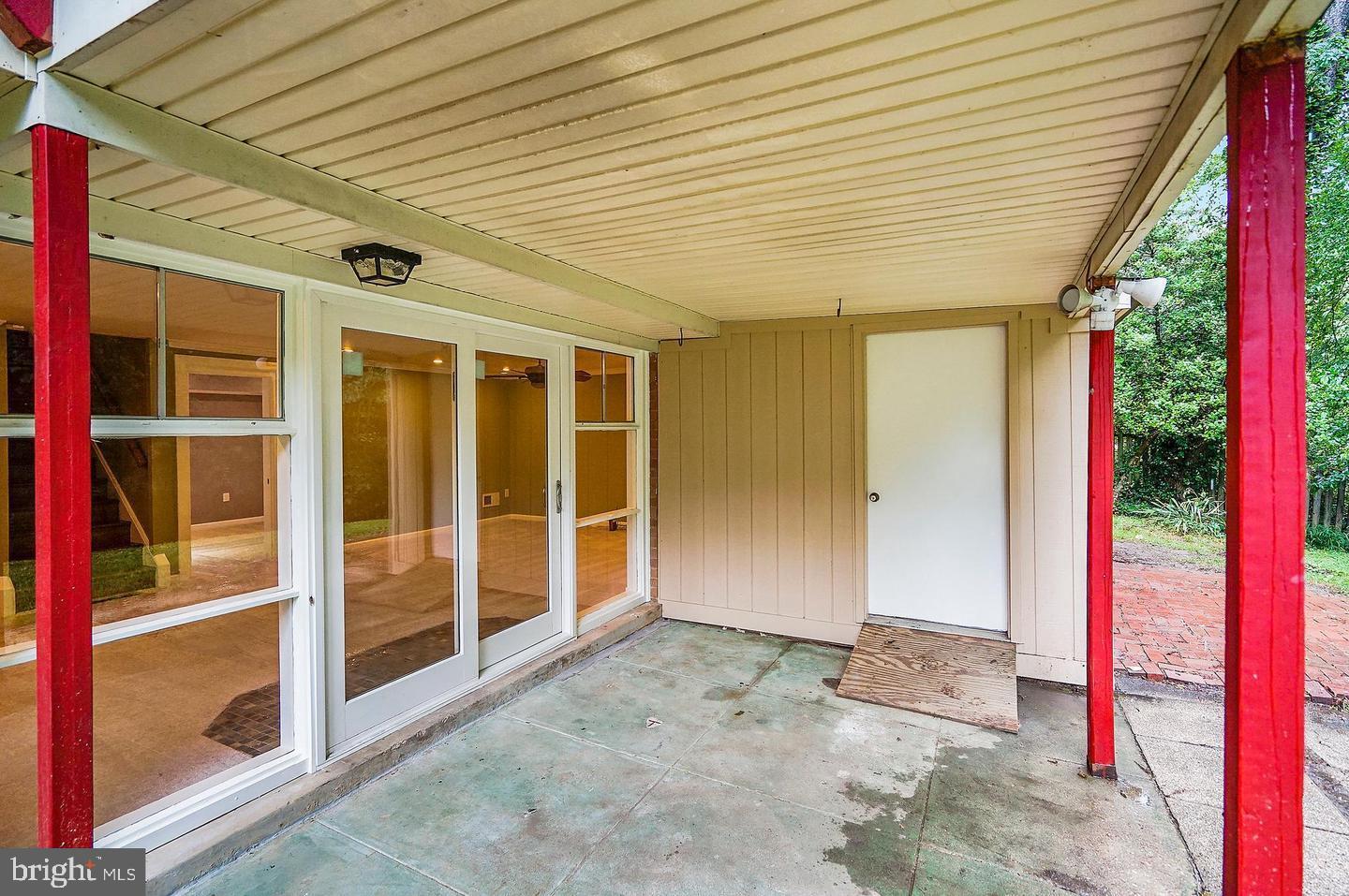 SLEEPY HOLLOW WOODS - Residential Lease