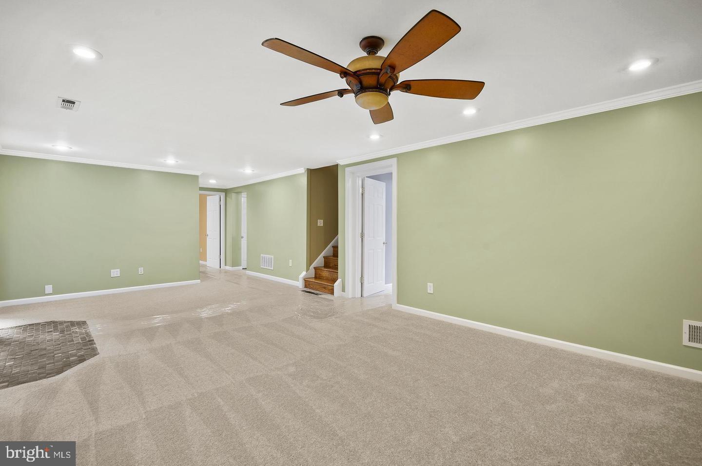 SLEEPY HOLLOW WOODS - Residential Lease