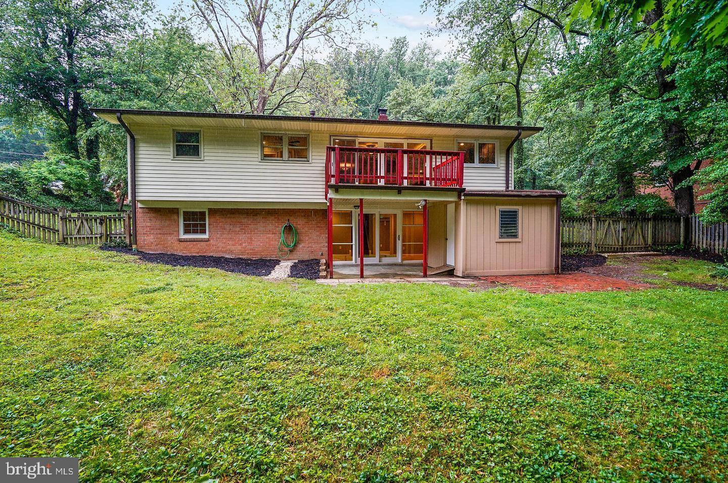 SLEEPY HOLLOW WOODS - Residential Lease