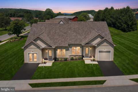 Townhouse For Sale - 124 Heather Glen Drive<br/> York County, RED LION, PA 17356