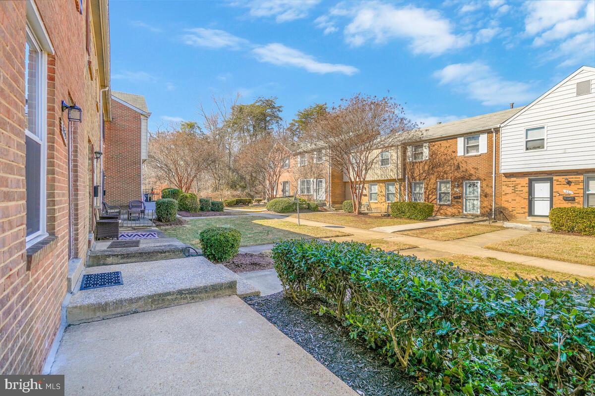 OLD TOWNE VILLAGE CONDOMINIUMS - Residential