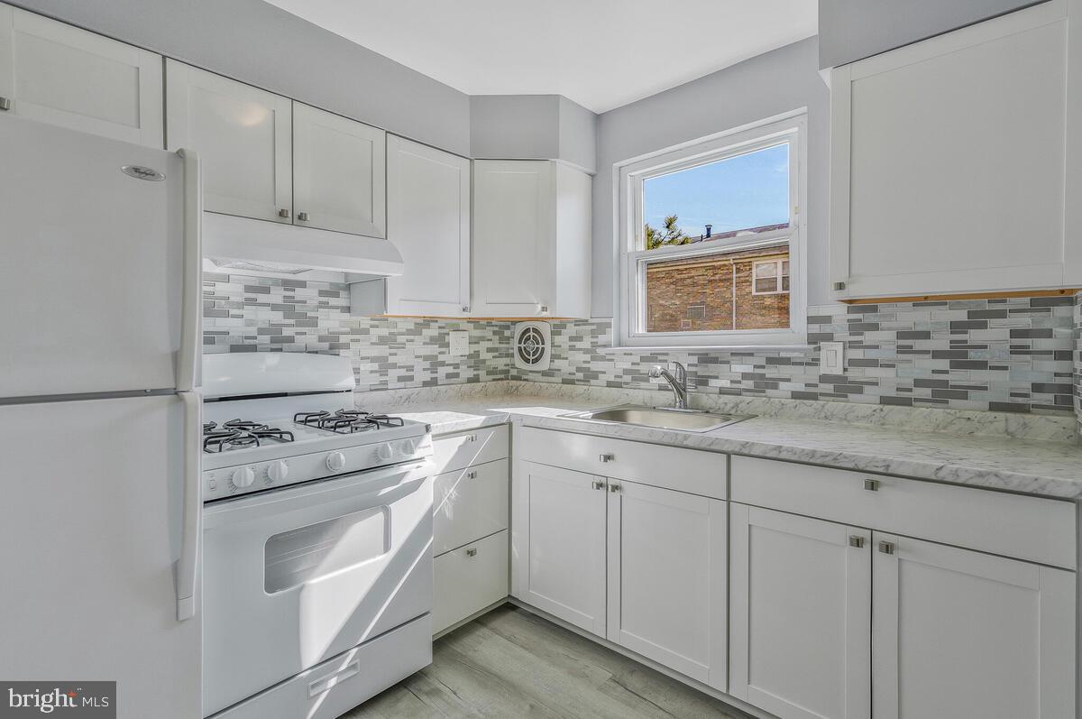 OLD TOWNE VILLAGE CONDOMINIUMS - Residential