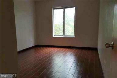 VILLAGE OF WILDE LAKE - Residential