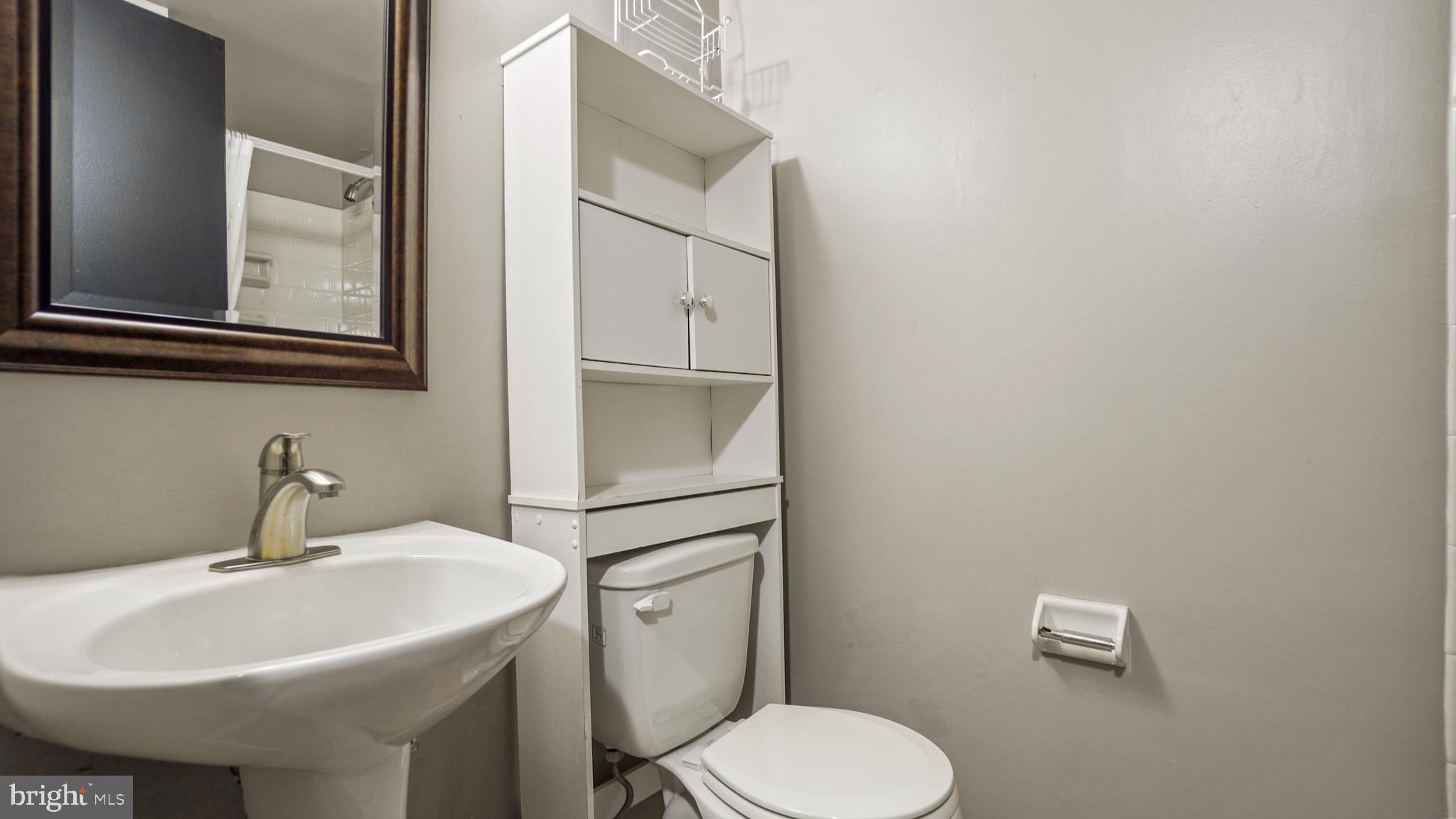 BAY HILLS - Residential Lease