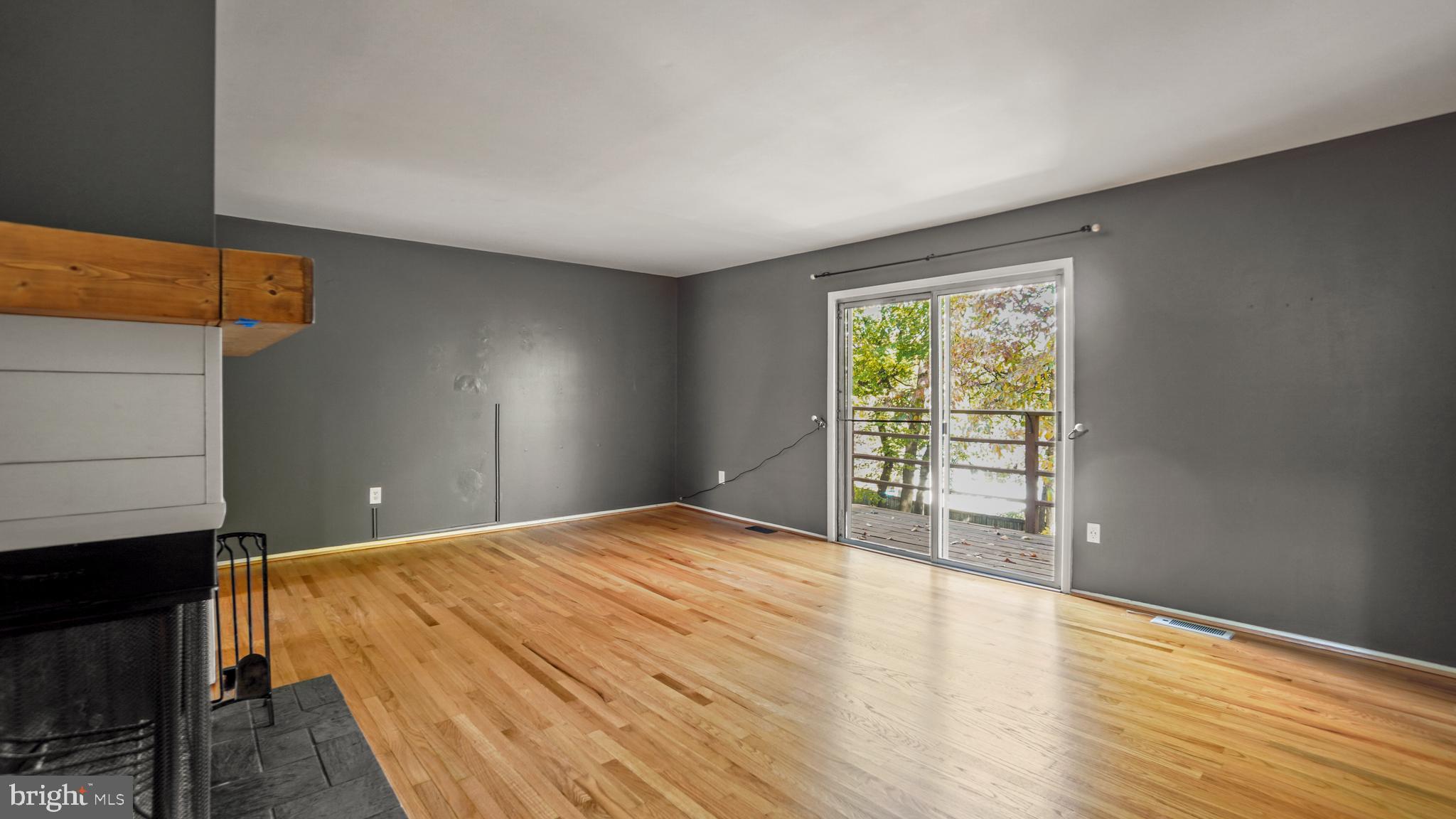 422 COLONIAL RIDGE LANE