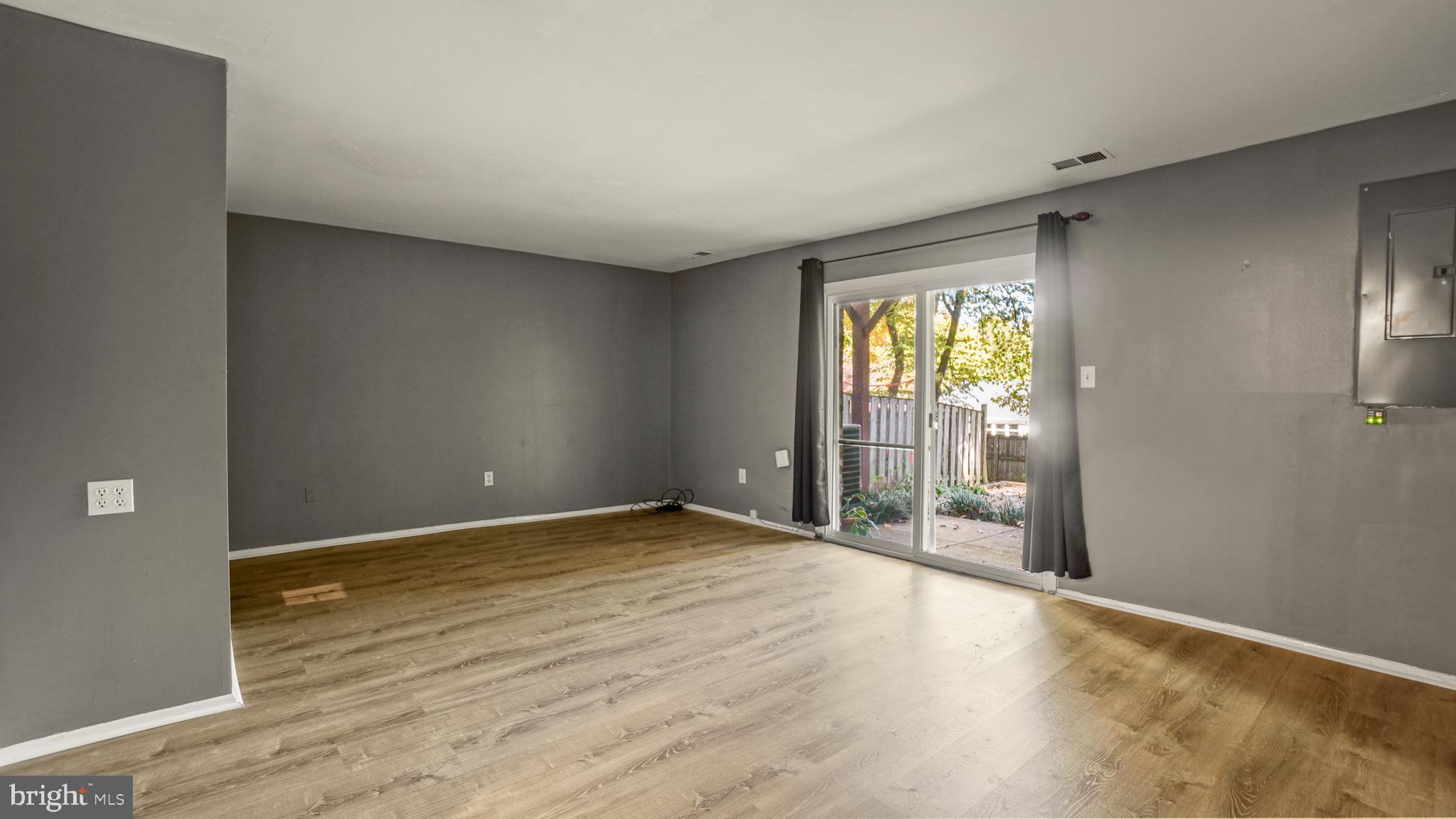 BAY HILLS - Residential Lease