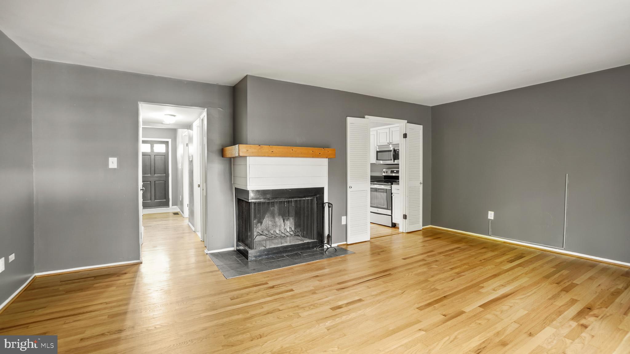 422 COLONIAL RIDGE LANE