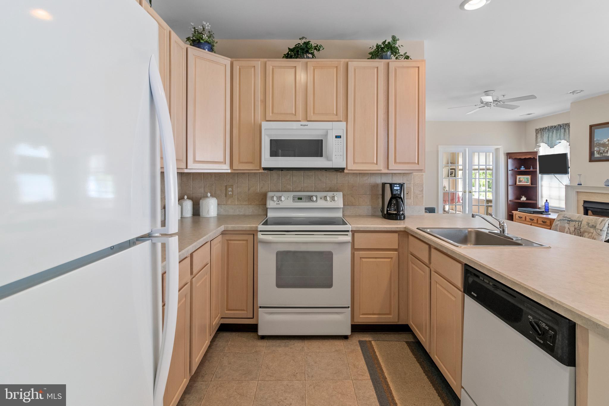 HERITAGE CR ESTS - Residential