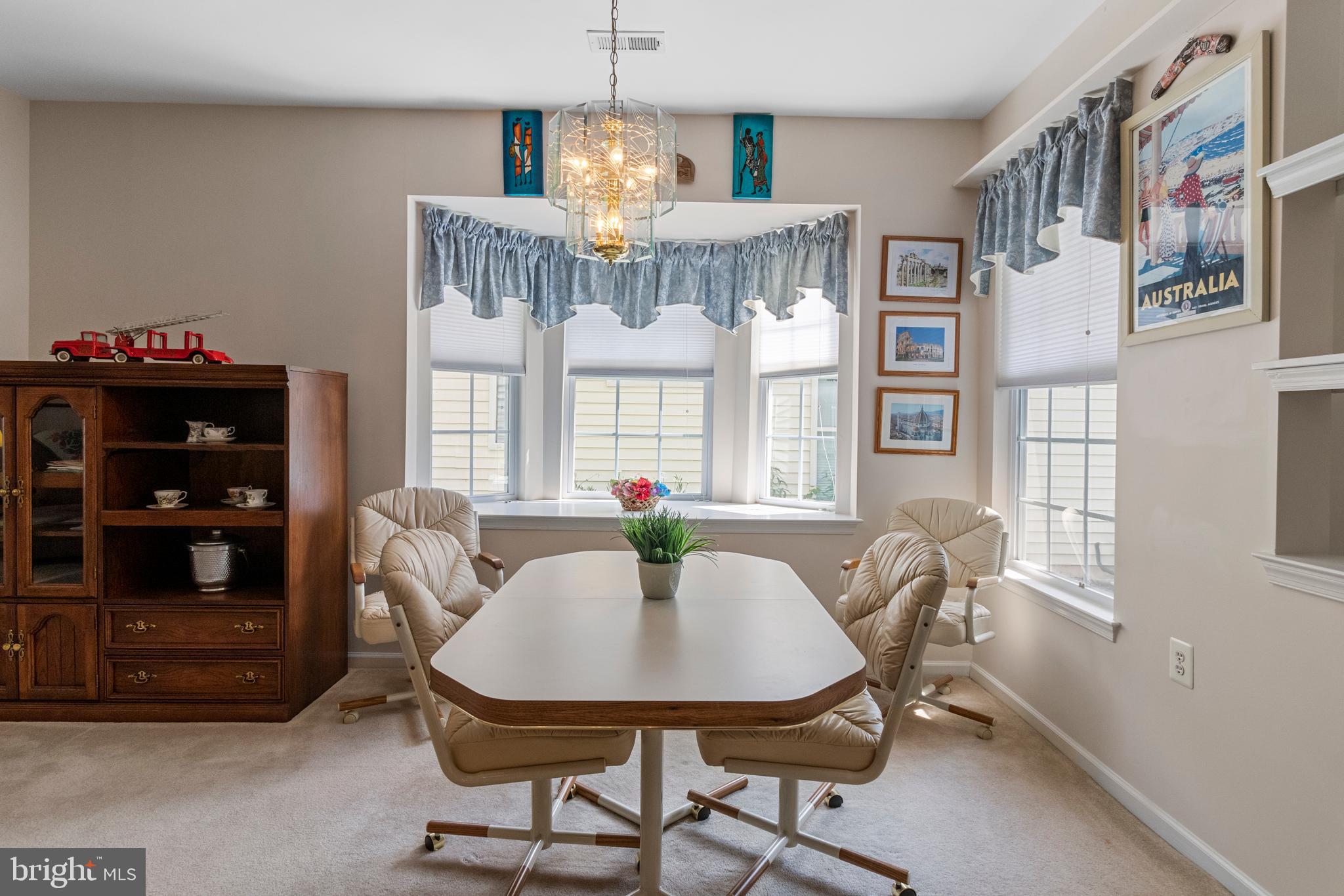 HERITAGE CR ESTS - Residential