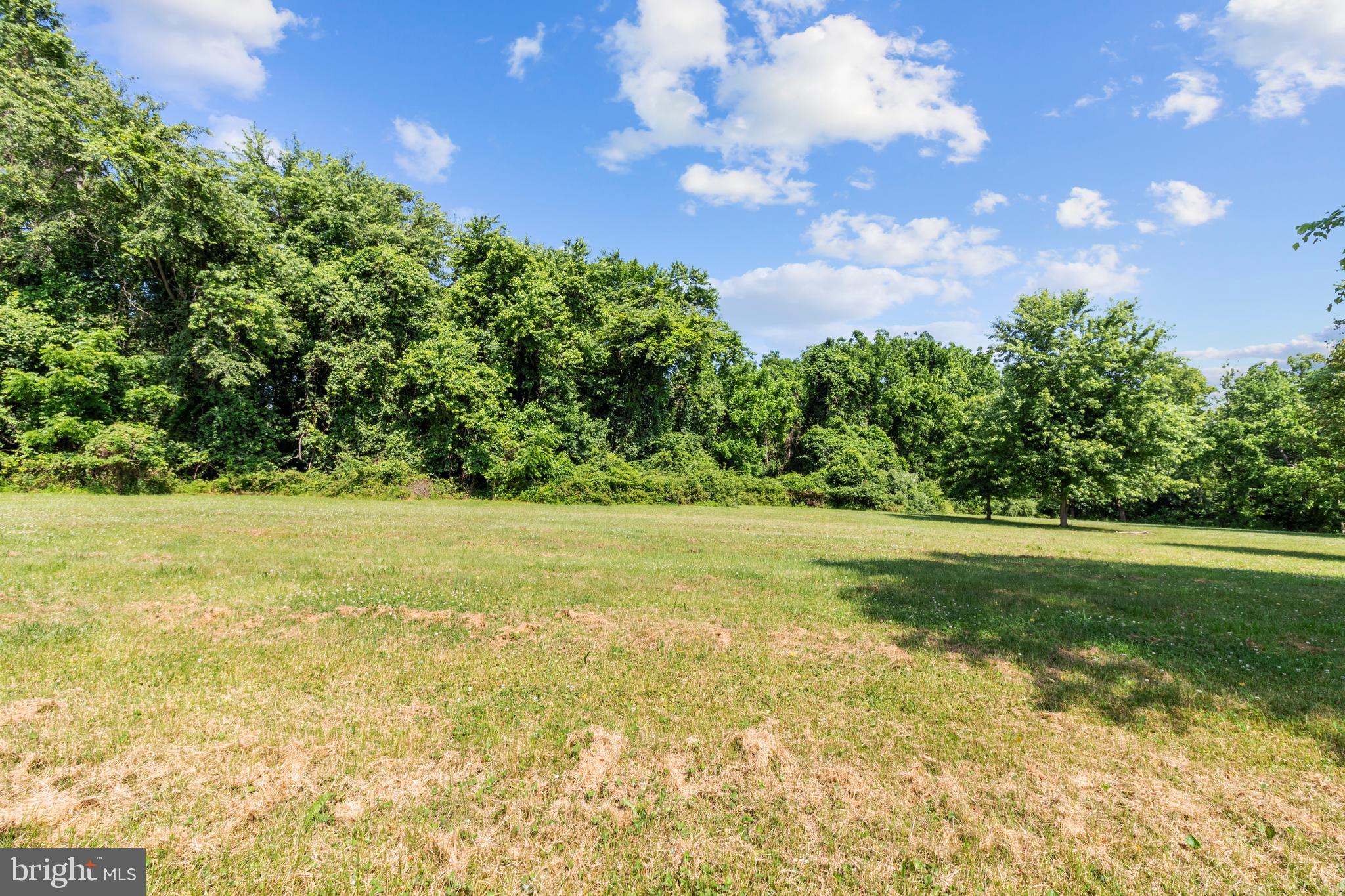 HERITAGE CR ESTS - Residential