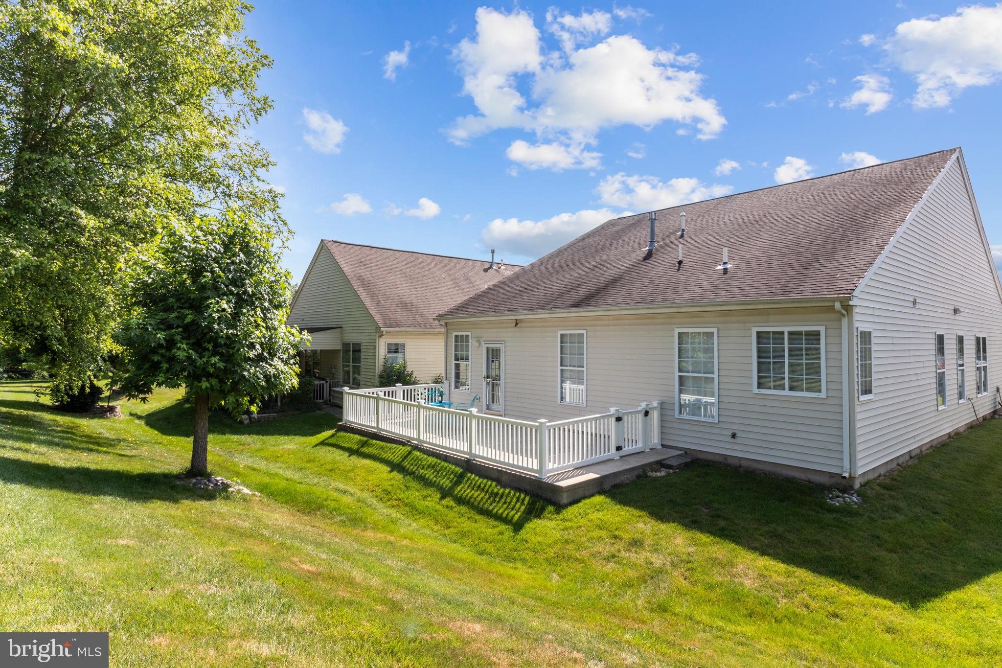 HERITAGE CR ESTS - Residential