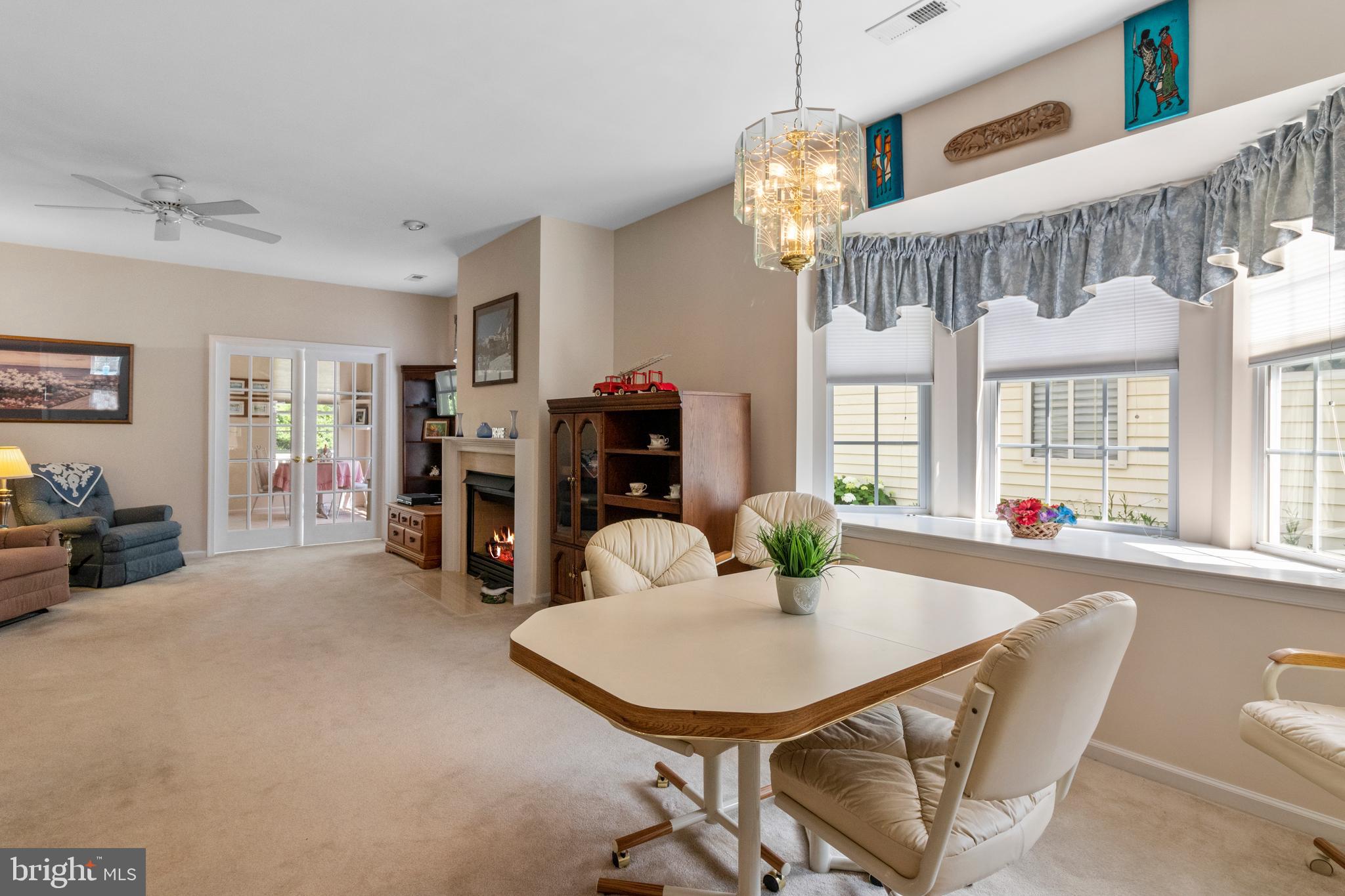 HERITAGE CR ESTS - Residential