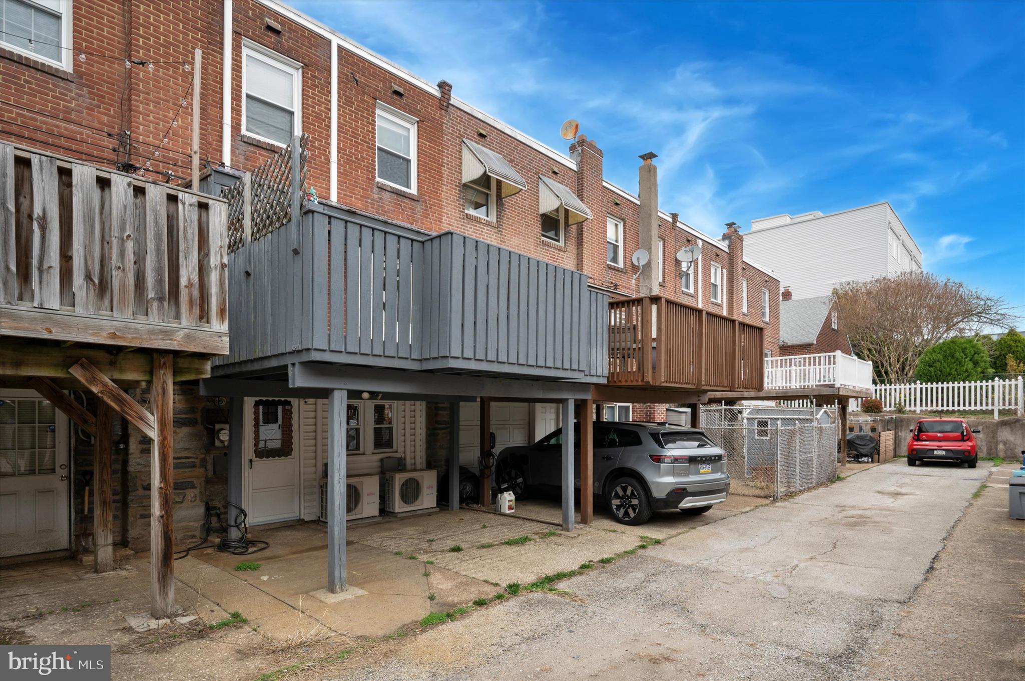 ROXBOROUGH - Residential