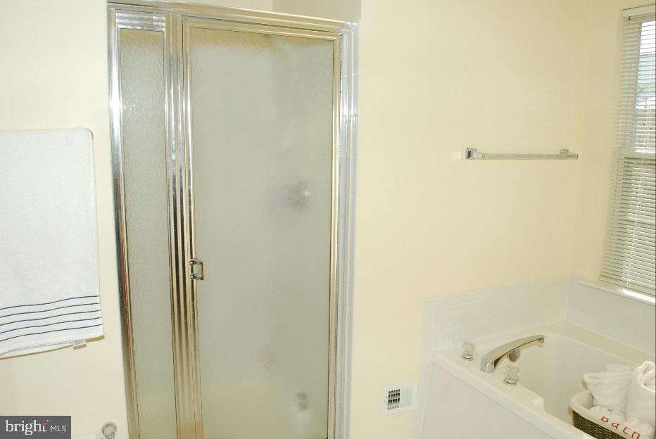 RANDOM HILLS LAND BAY - Residential Lease