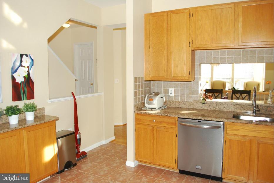 RANDOM HILLS LAND BAY - Residential Lease