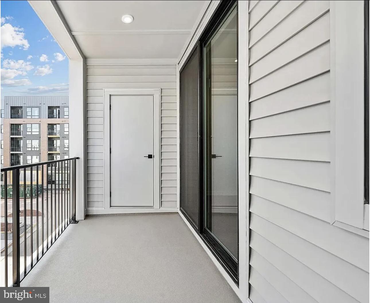 COMMONWEALTH PLACE AT WESTFIELDS - Residential Lease