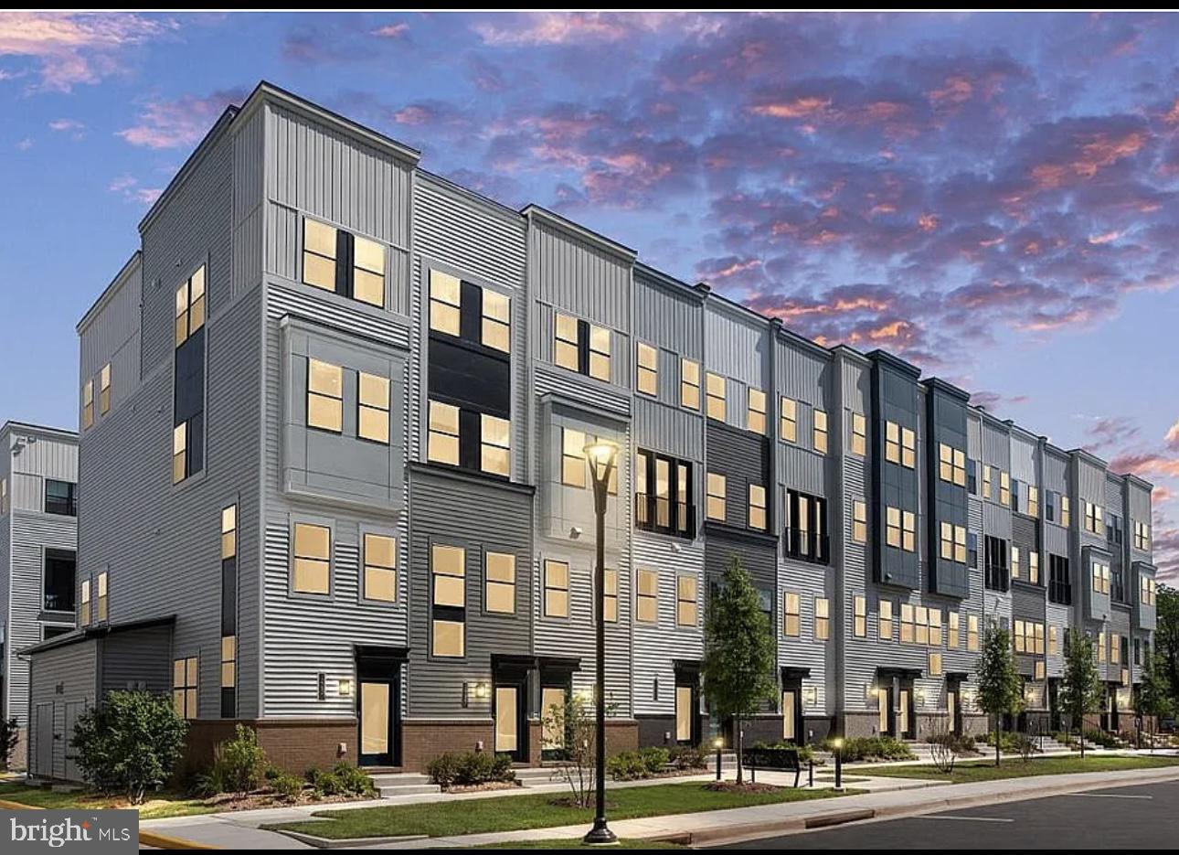 COMMONWEALTH PLACE AT WESTFIELDS - Residential Lease