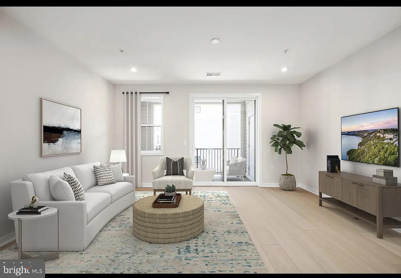 COMMONWEALTH PLACE AT WESTFIELDS - Residential Lease