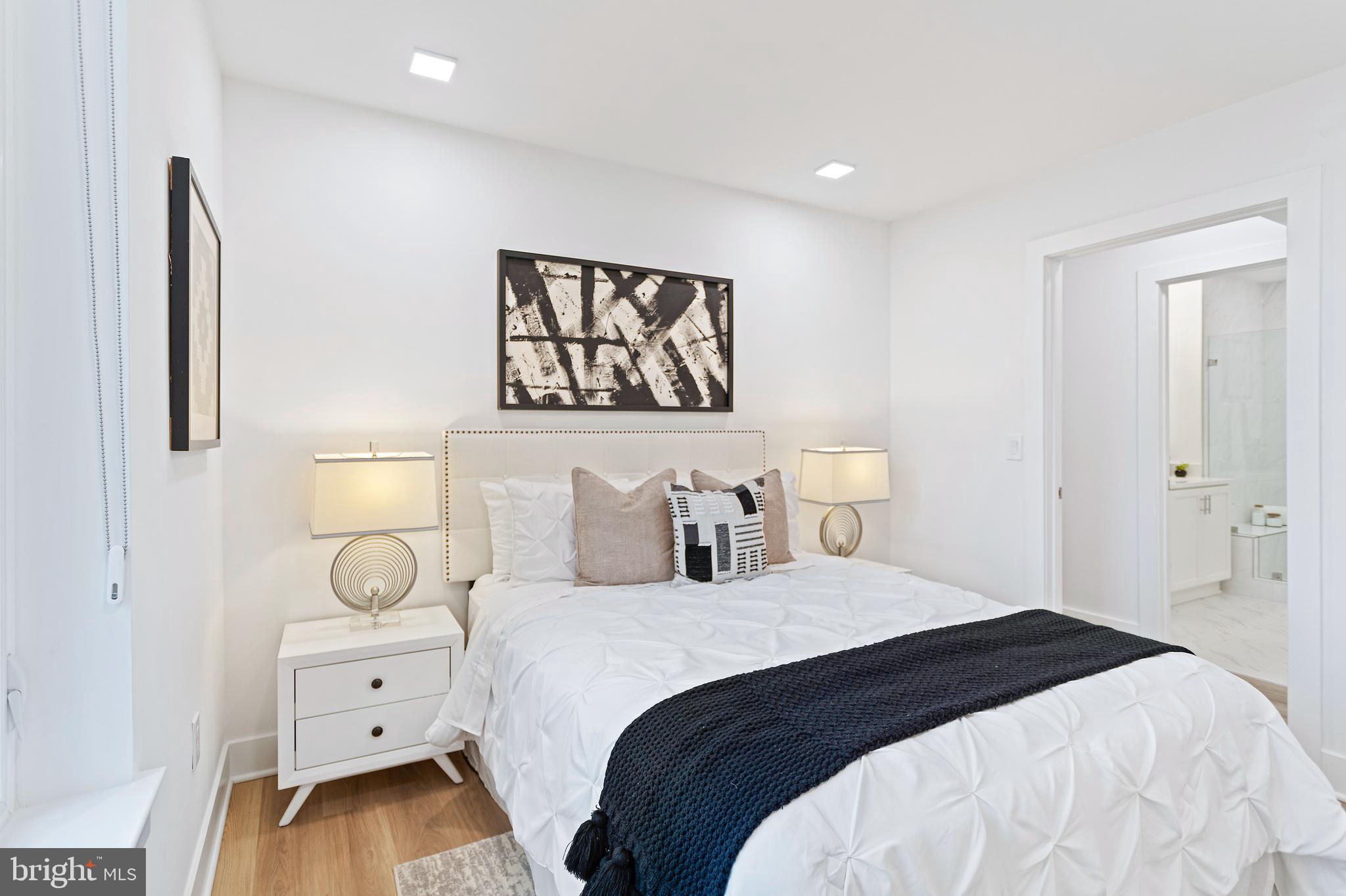 OLD TOWN ALEXANDRIA - Residential