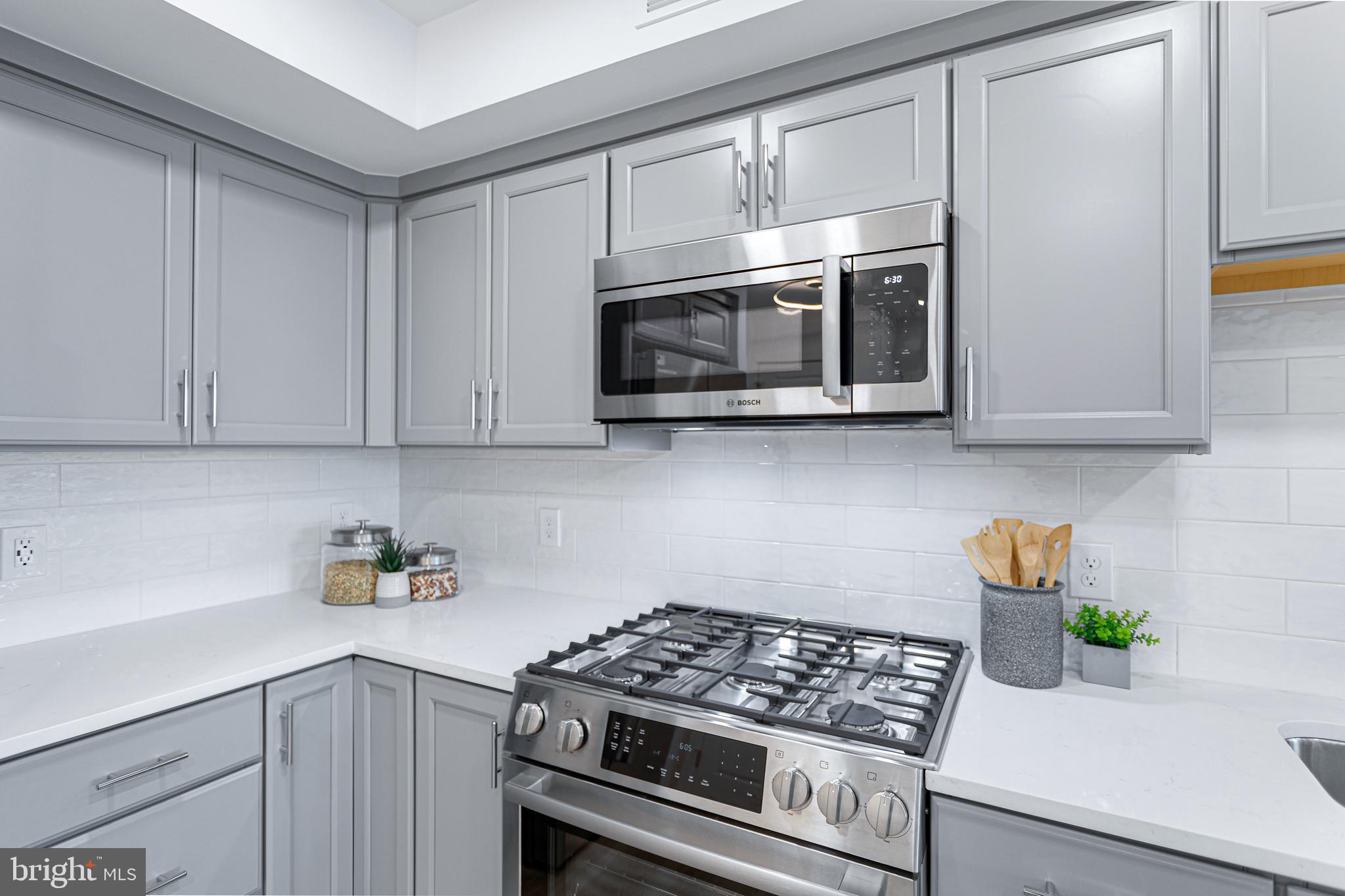 OLD TOWN ALEXANDRIA - Residential