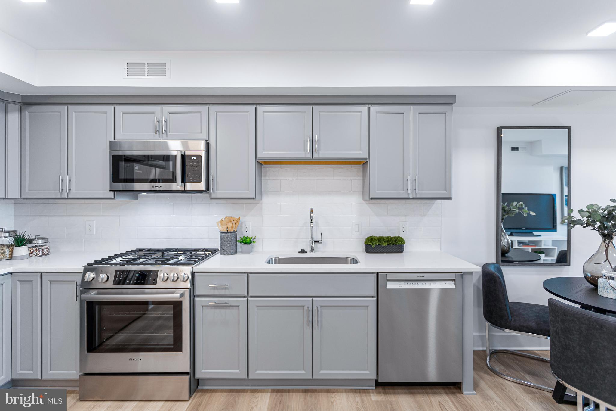 OLD TOWN ALEXANDRIA - Residential