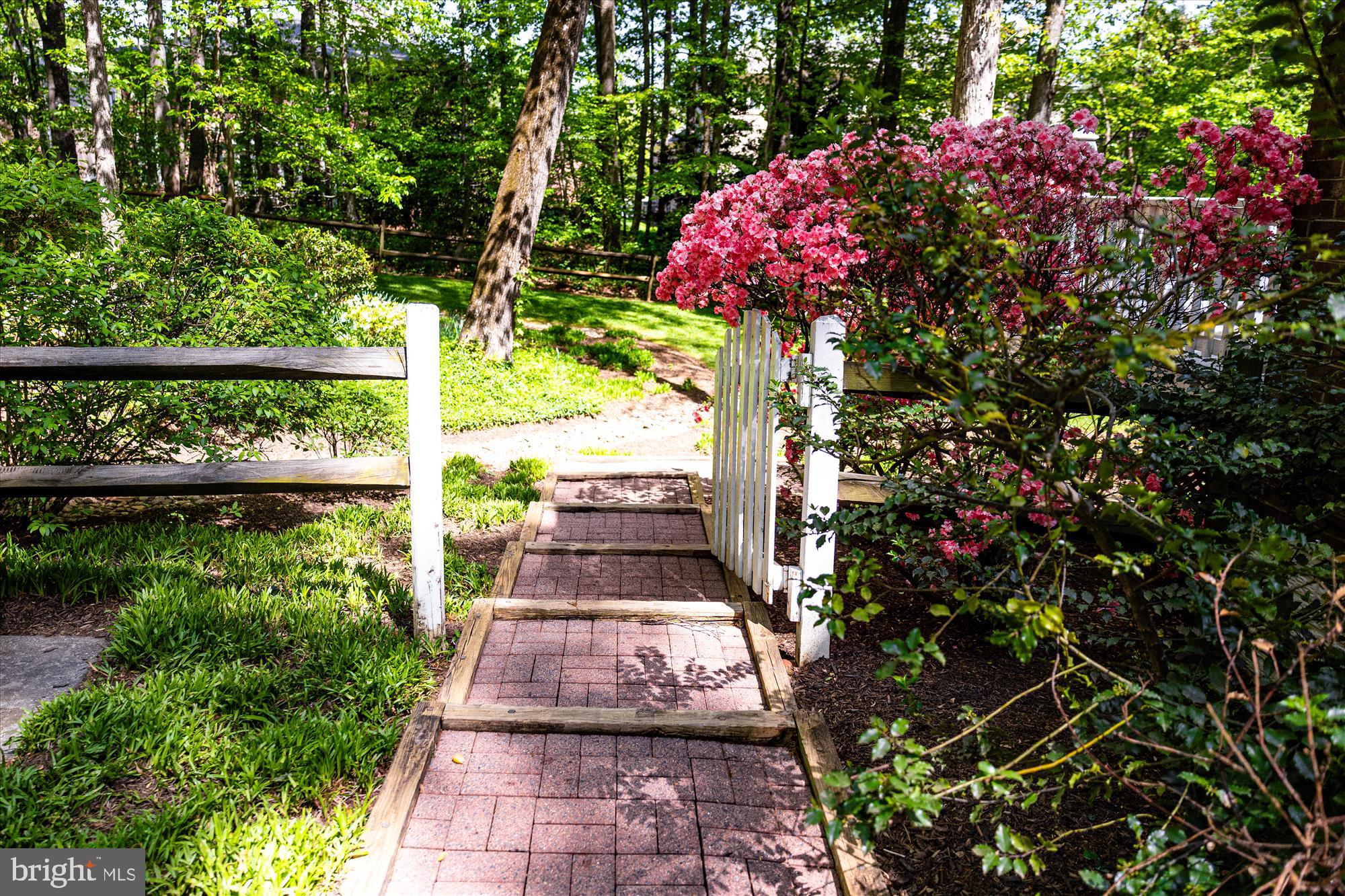 1399 OLD QUINCY LANE