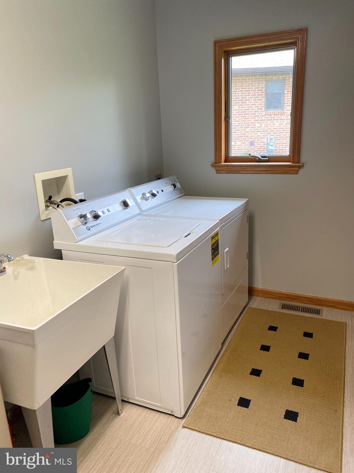 OAK POINTE - Residential