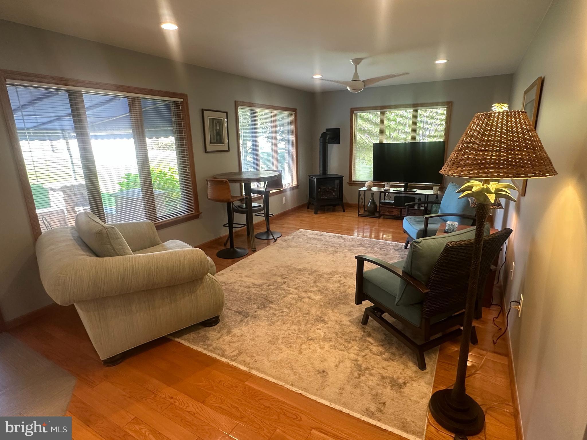 OAK POINTE - Residential