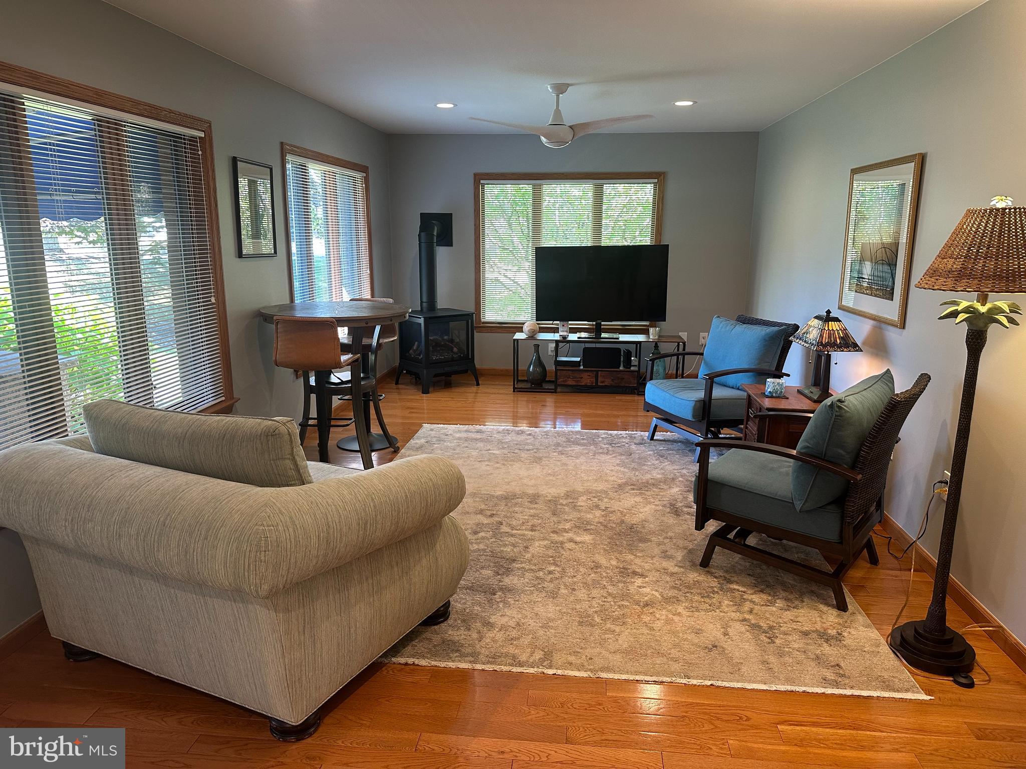 OAK POINTE - Residential