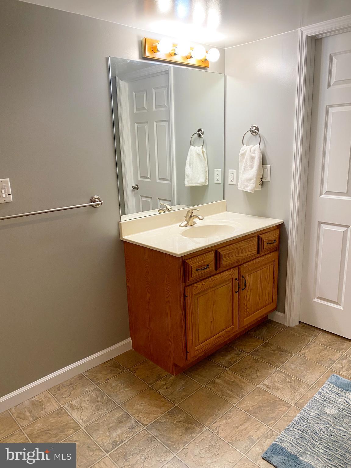 OAK POINTE - Residential