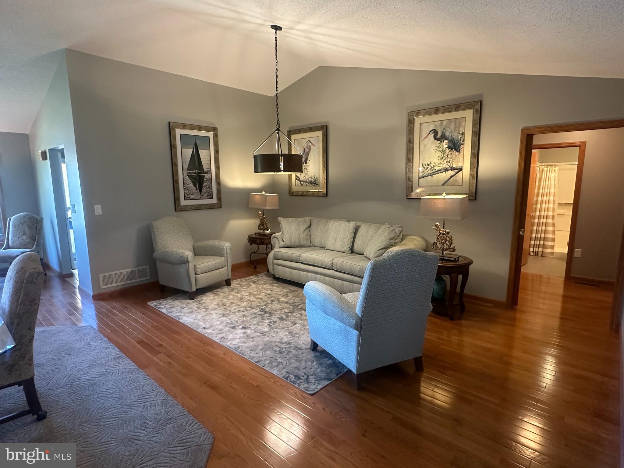 OAK POINTE - Residential